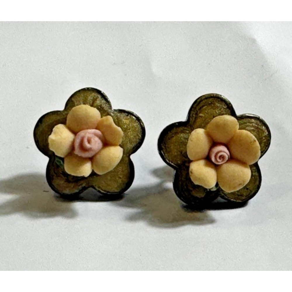 Vintage Style‎ Pink Rose Yellow Flower Stud Earrings Gold Tone Floral Posts 0.5"